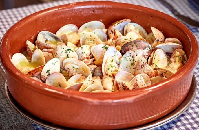 Receta Almejas a la marinera | Pescaderías Coruñesas