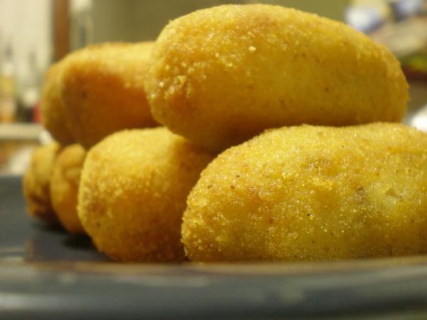 Croquetas de merluza y gambas