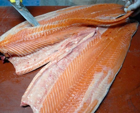 Preparación de salmón: supremas