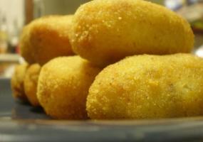 Croquetas de merluza y gambas