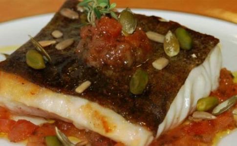 Rodaballo a la plancha con tomate macerado