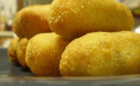 Croquetas de merluza y gambas