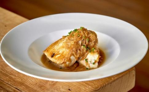 Bonito encebollado