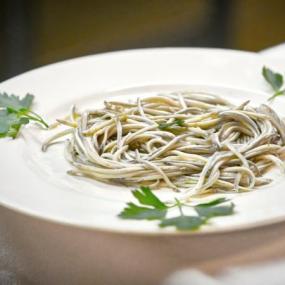 Angulas en ensalada