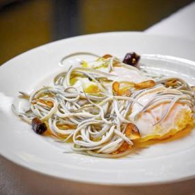 Huevos con angulas