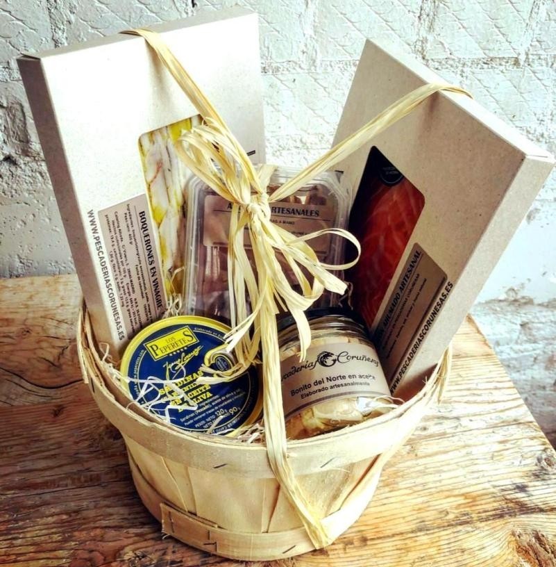     Cesta de regalo Pequeña Pescaderías Coruñesas